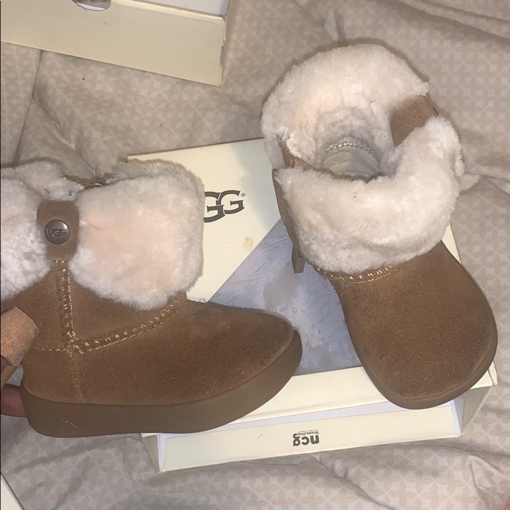 Infant uggs boots